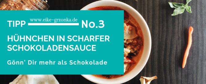 Mexikanisches Gericht: Hühnchen mit scharfer Schokoladensauce